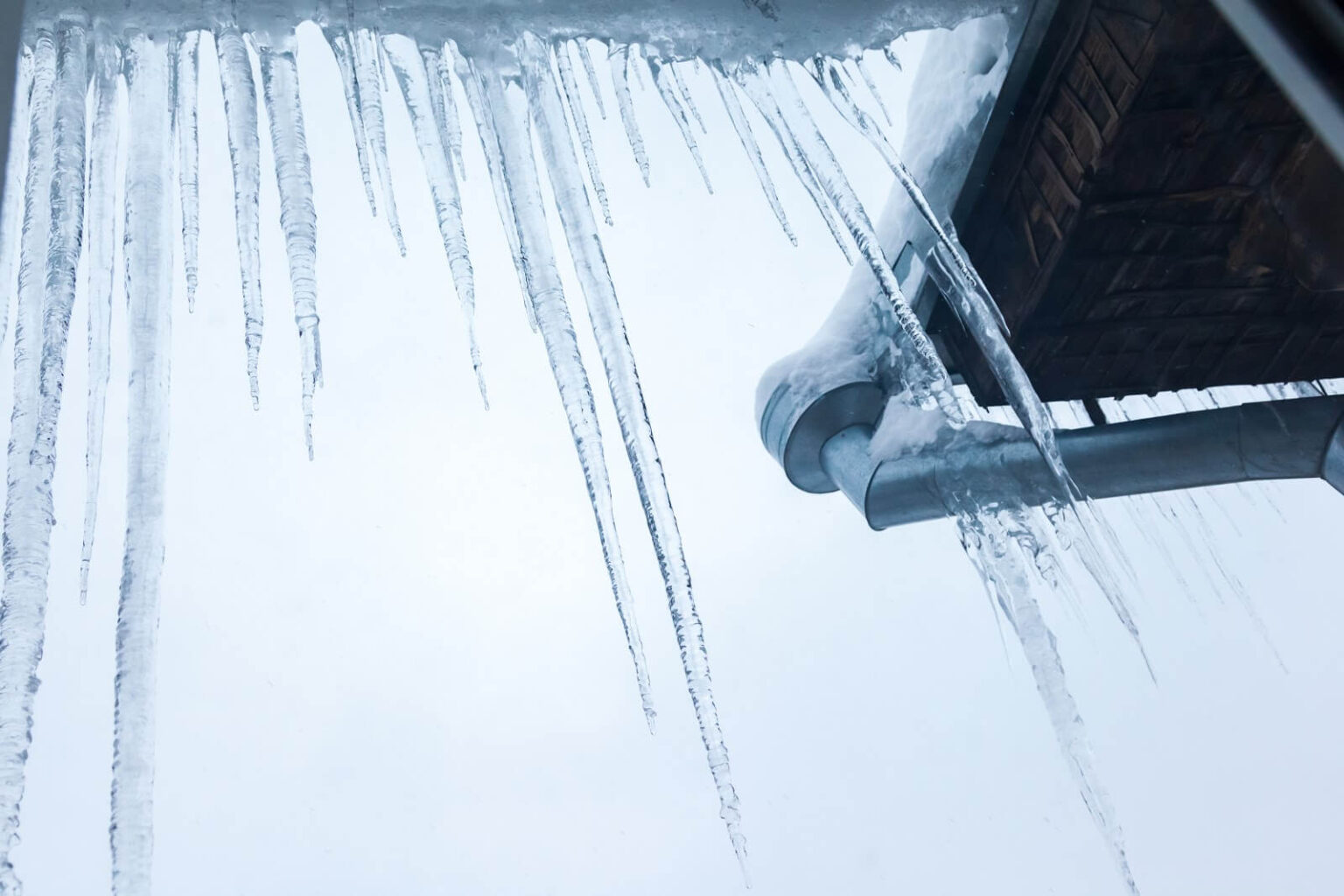 Roof deicer systems, deicing cables and ice dam prevention options for