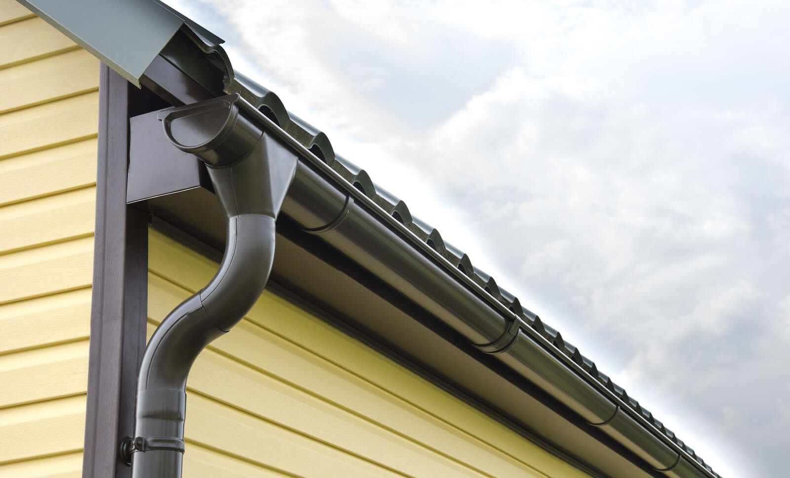 Top 7 Most Common Gutter Problems & How To Fix Them